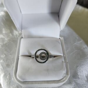 Pandora, Sterling 925 ring. A fun design, to be enjoyed. Size 8.